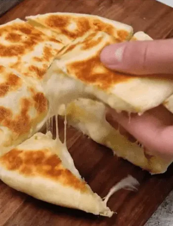 Keto Cheesy Focaccia In A Pan min 1 e1765492476979 Blog