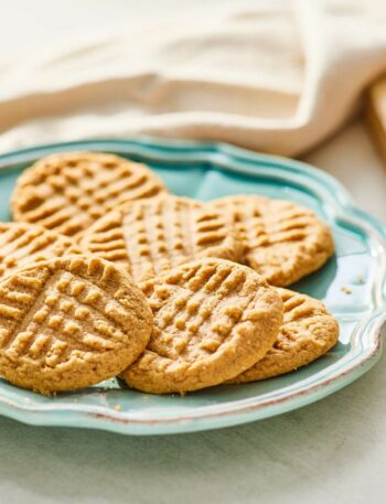 11352 three ingredient peanut butter cookie beauty 4x3 0135064414802224 1c6c6912114d43eea1a561edefee3739 Carnivore Recipes, High Protein Recipe, Keto Recipes, Meal Plan, Recipe, WW Recipes