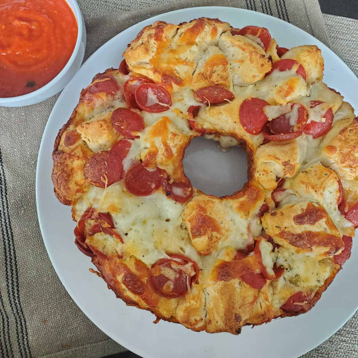 Pepperoni Pizza Monkey Bread High Protein Recipe, Keto Recipes, Low-Carb, WW Recipes