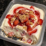High-Protein Strawberry Cheesecake Bowl