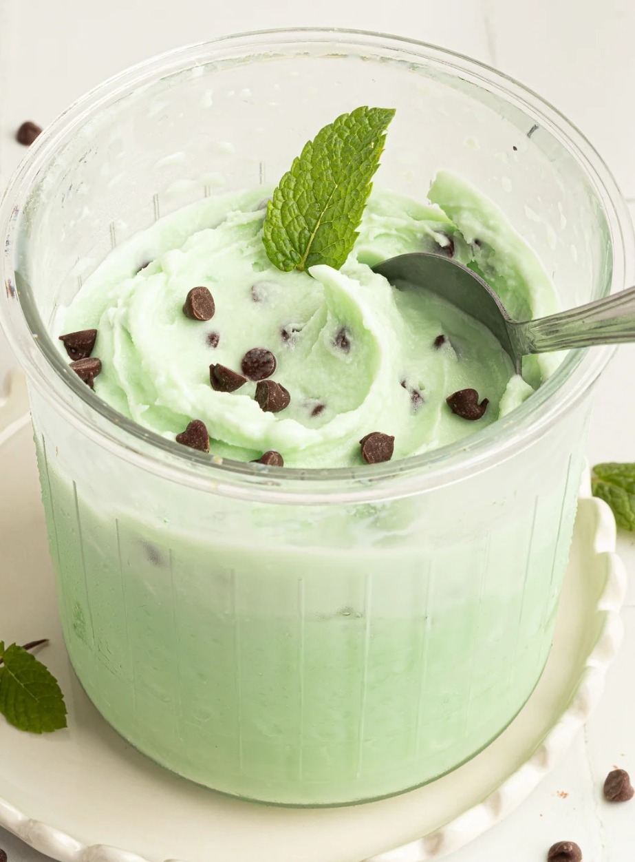 WW Friendly Creamy Mint Cheesecake Freeze