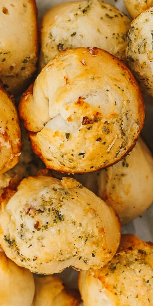 WW-Friendly Golden Zero-Carb Cheesy Garlic Bites