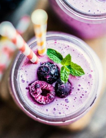 WW-Friendly Berry Vanilla Protein Shake
