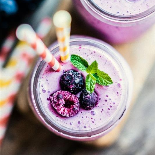 WW-Friendly Berry Vanilla Protein Shake