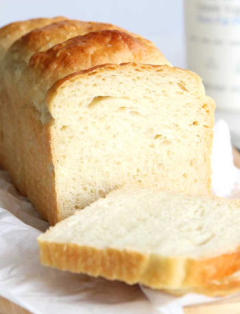 Ultra High-Protein Greek Yogurt Sandwich Bread
