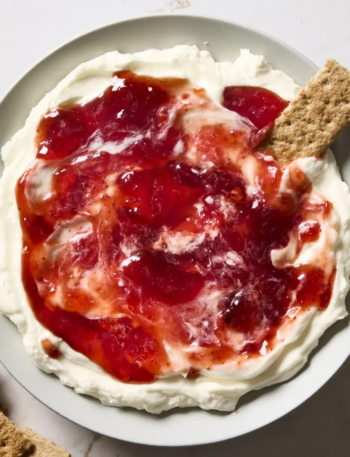High-Protein Strawberry Cheesecake Bowl